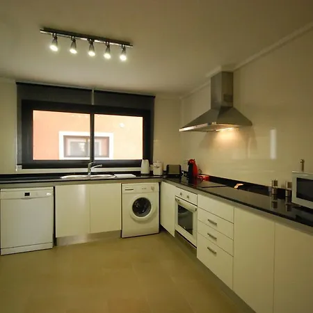 Flores Apartment *